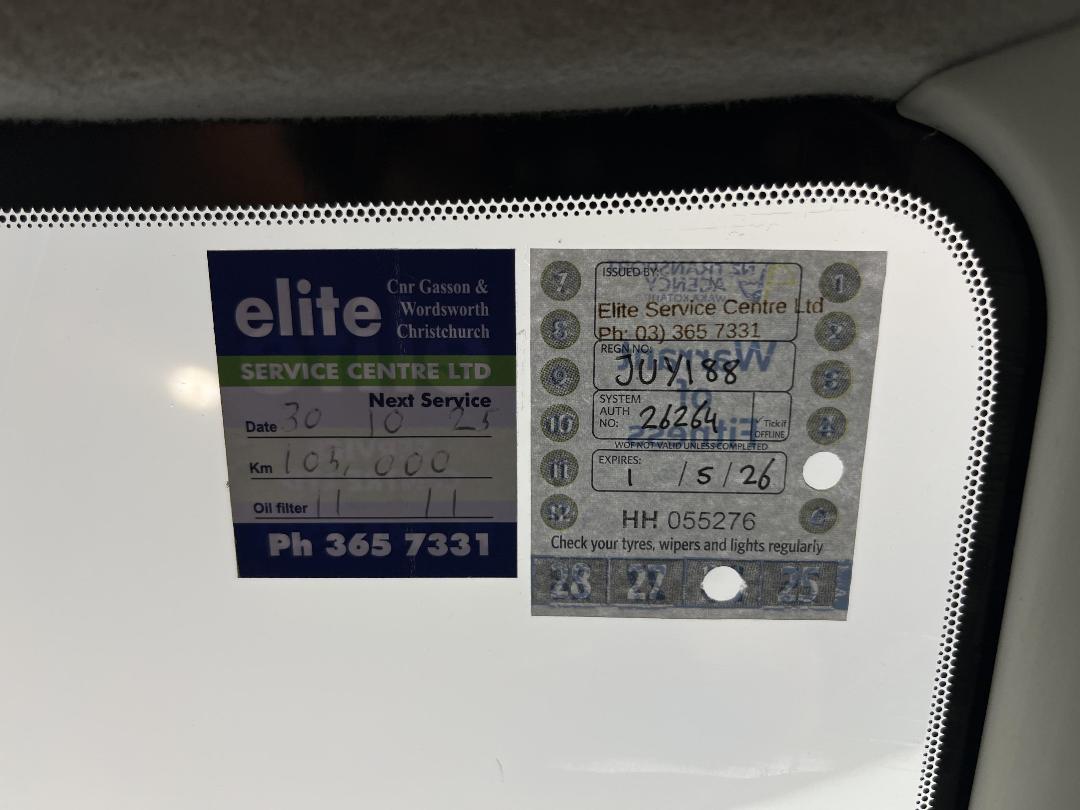 Photo '24' of Mazda Demio Photo '24' of Mazda Demio