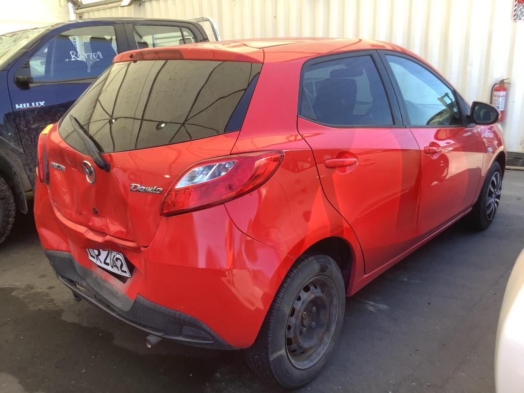 Photo '3' of Mazda Demio Photo '3' of Mazda Demio