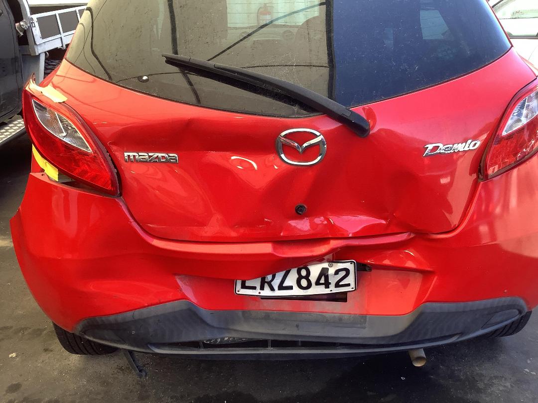 Photo '4' of Mazda Demio Photo '4' of Mazda Demio