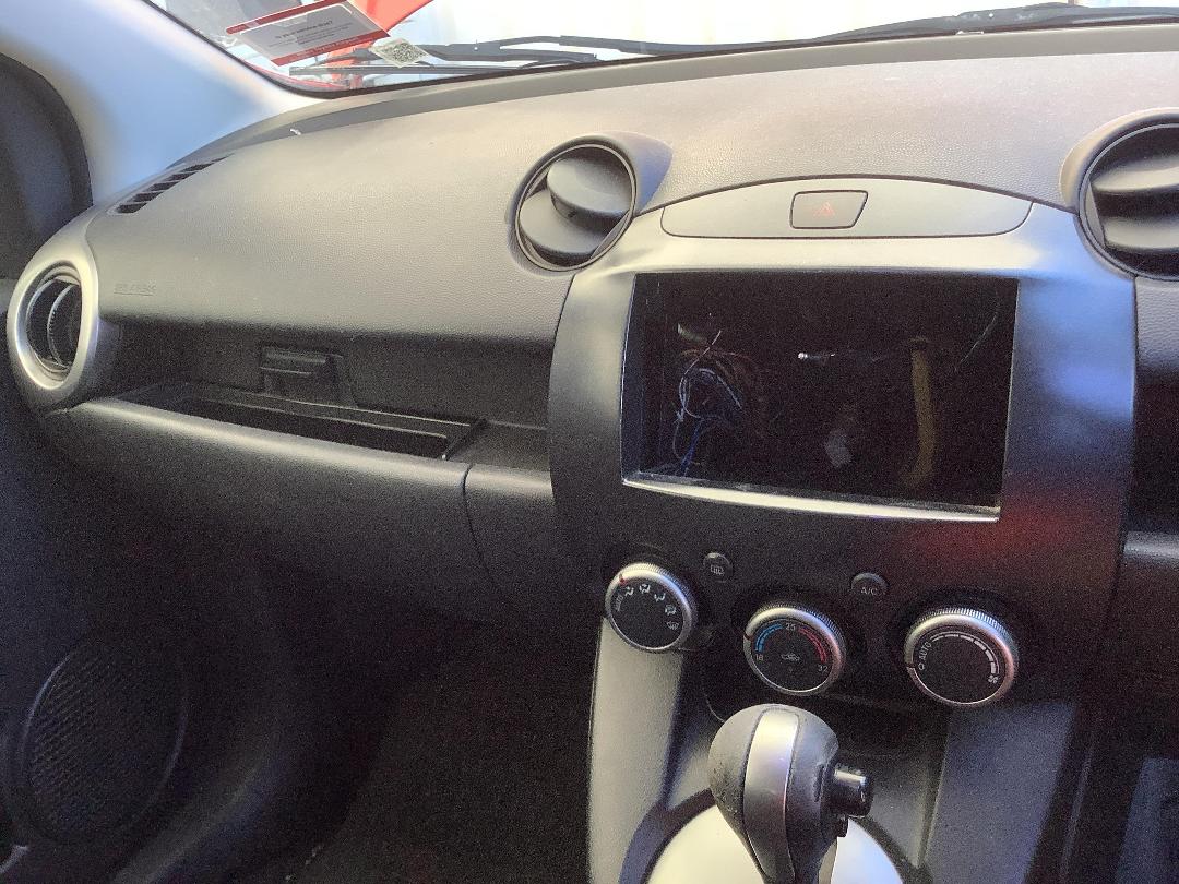 Photo '15' of Mazda Demio Photo '15' of Mazda Demio