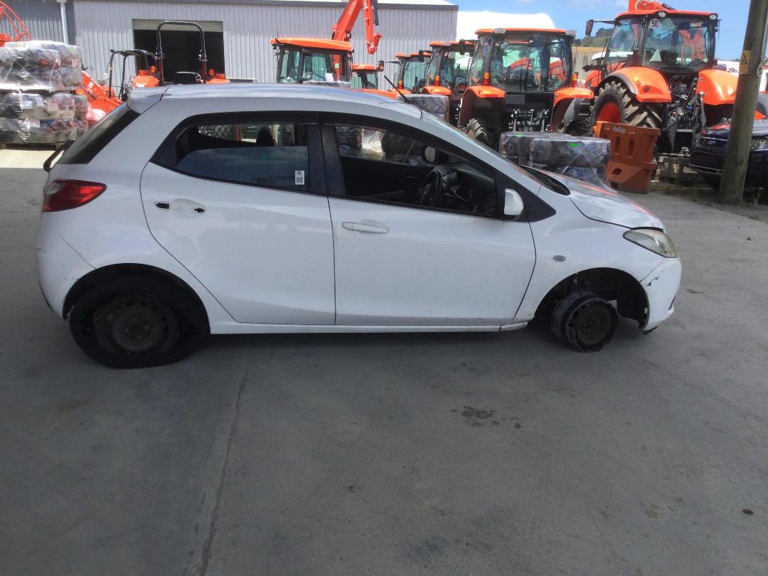 Photo '8' of Mazda Demio