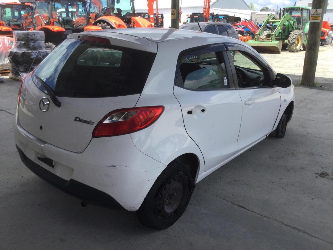 Photo '7' of Mazda Demio