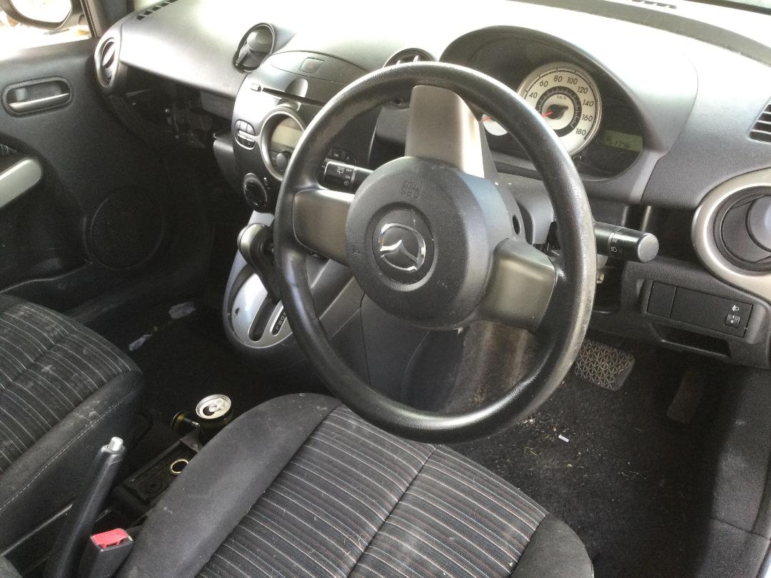 Photo '14' of Mazda Demio