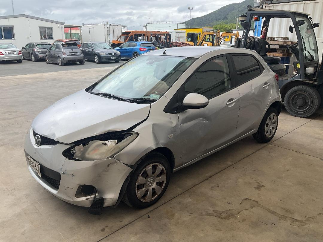 Photo '2' of Mazda Demio