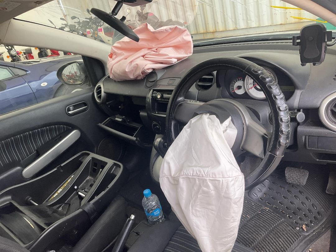 Photo '12' of Mazda Demio