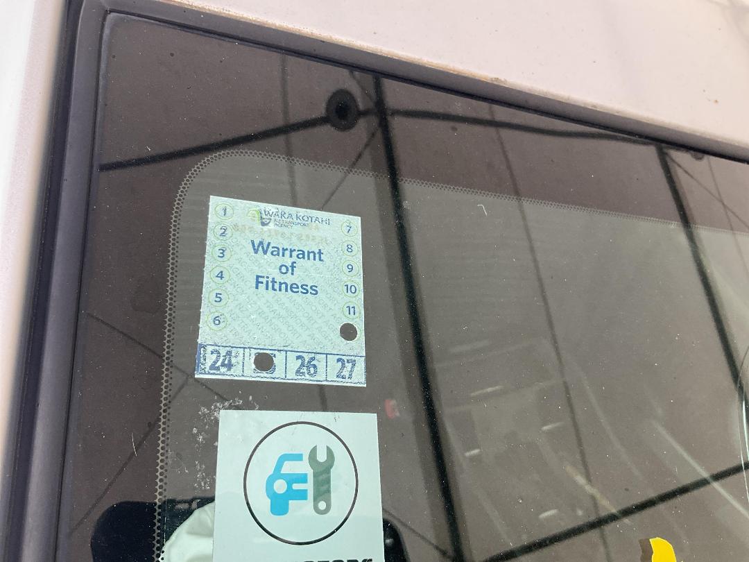 Photo '15' of Mazda Demio