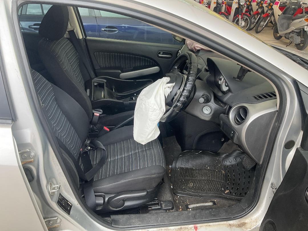 Photo '11' of Mazda Demio