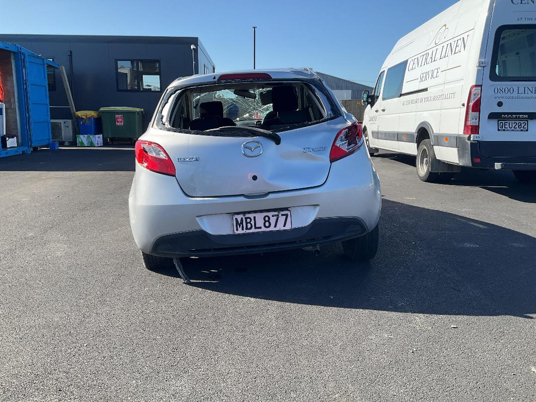 Photo '4' of Mazda Demio Photo '4' of Mazda Demio