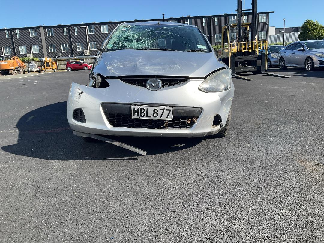 Photo '8' of Mazda Demio Photo '8' of Mazda Demio