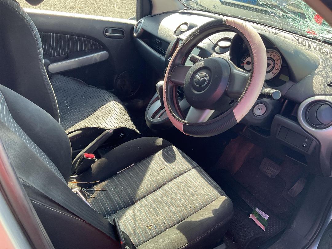 Photo '9' of Mazda Demio Photo '9' of Mazda Demio