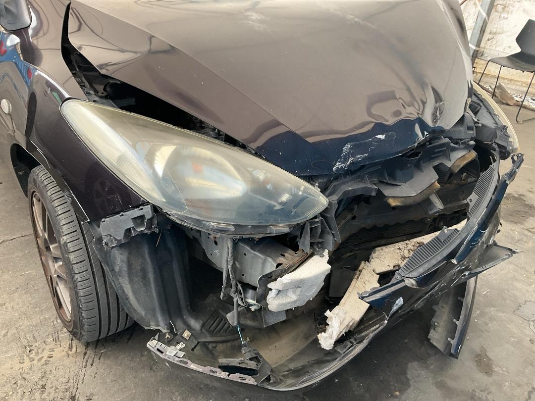 Photo '2' of Mazda Demio