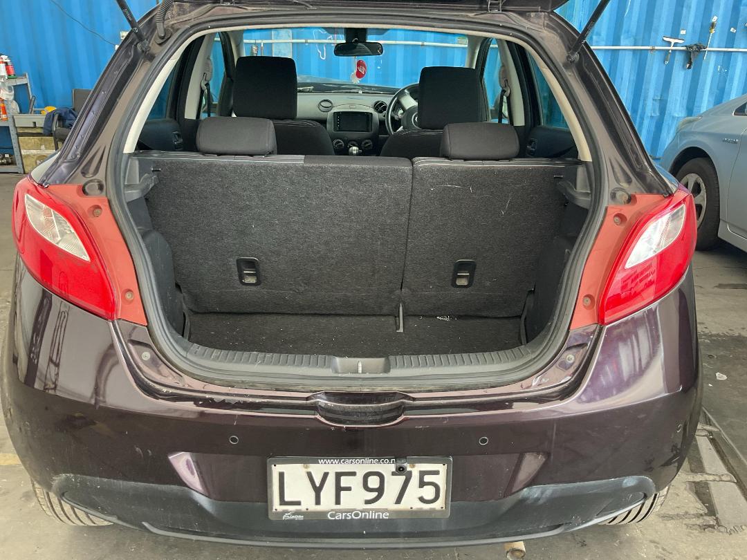 Photo '21' of Mazda Demio