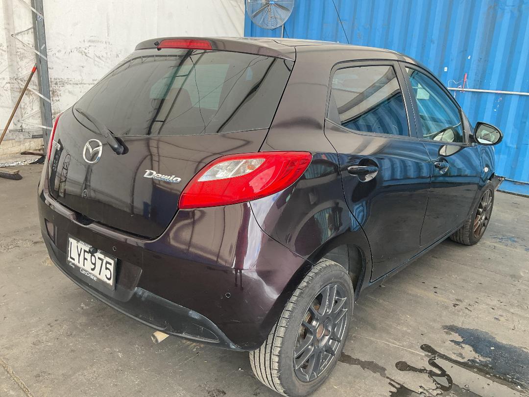 Photo '24' of Mazda Demio