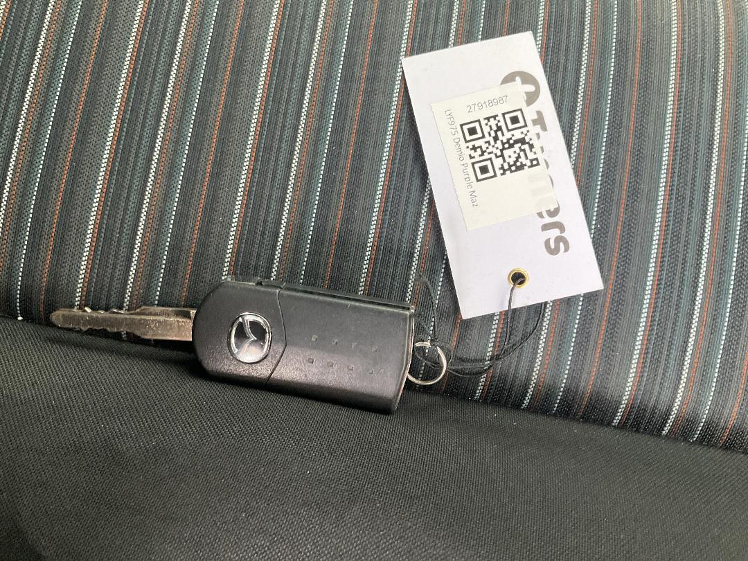 Photo '35' of Mazda Demio