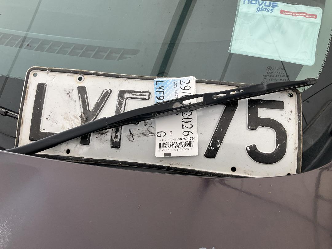 Photo '40' of Mazda Demio