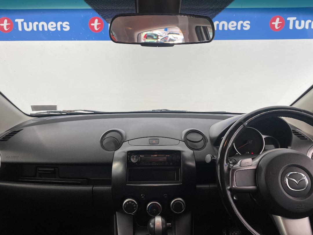 Photo '17' of Mazda Demio