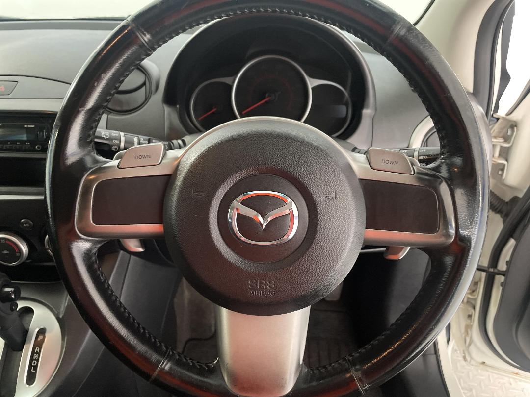 Photo '24' of Mazda Demio