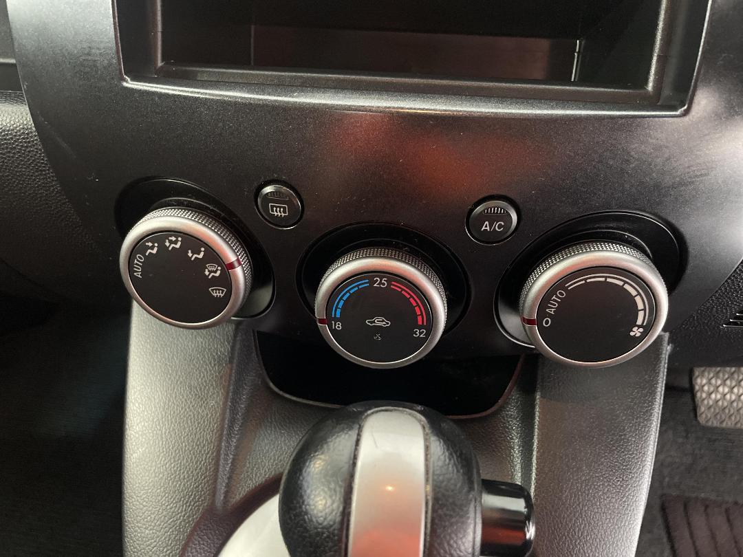 Photo '26' of Mazda Demio