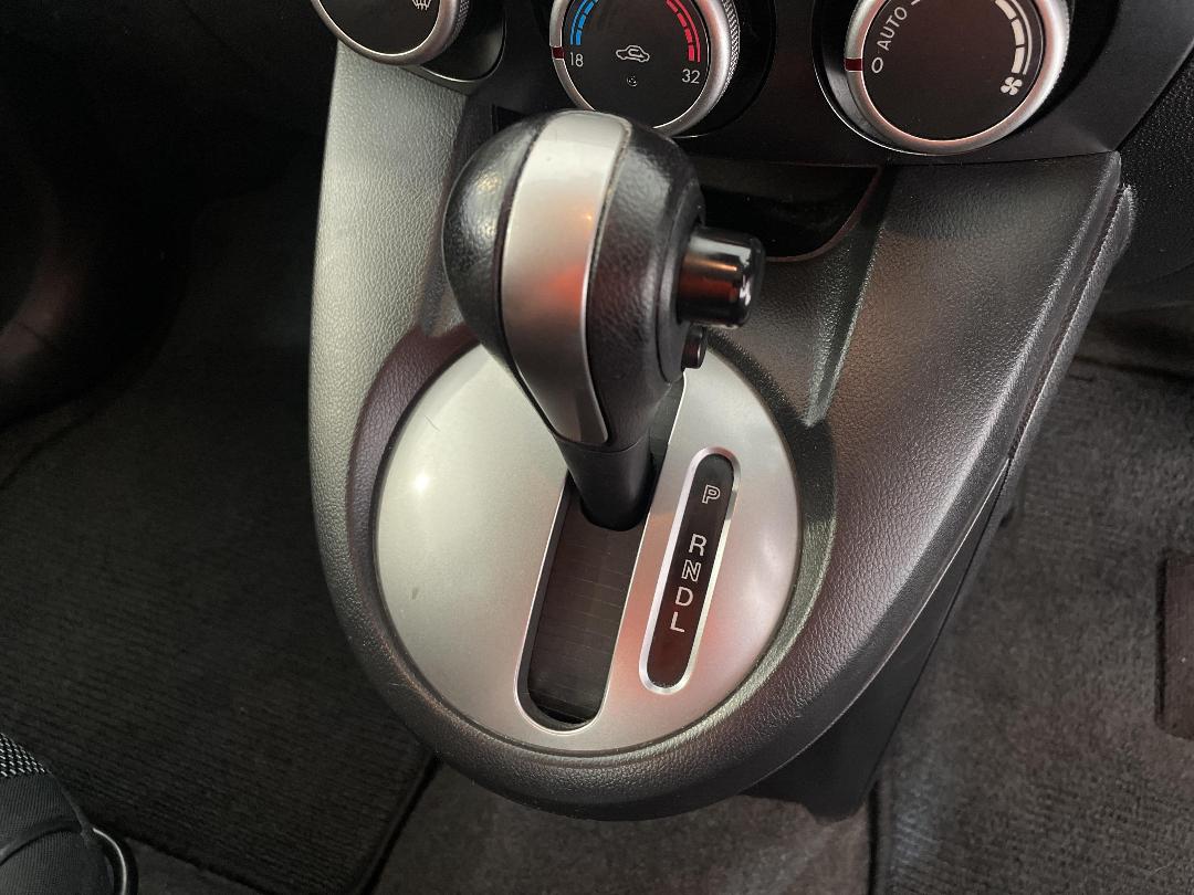 Photo '27' of Mazda Demio