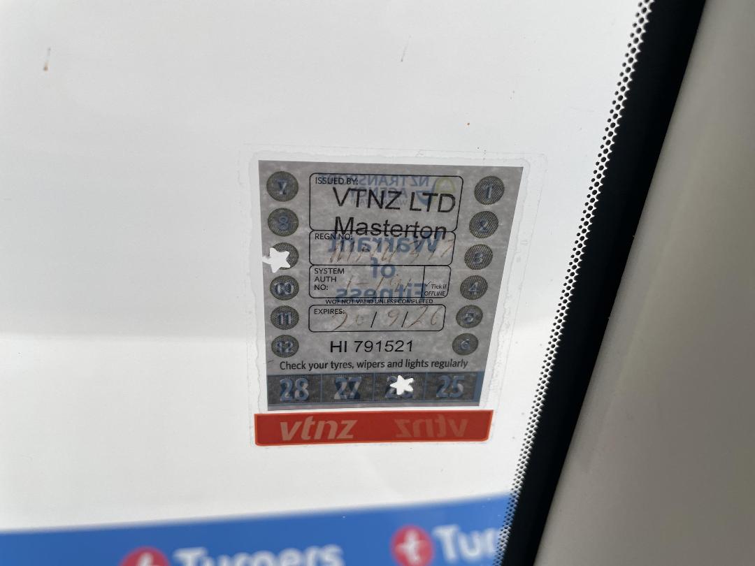 Photo '30' of Mazda Demio