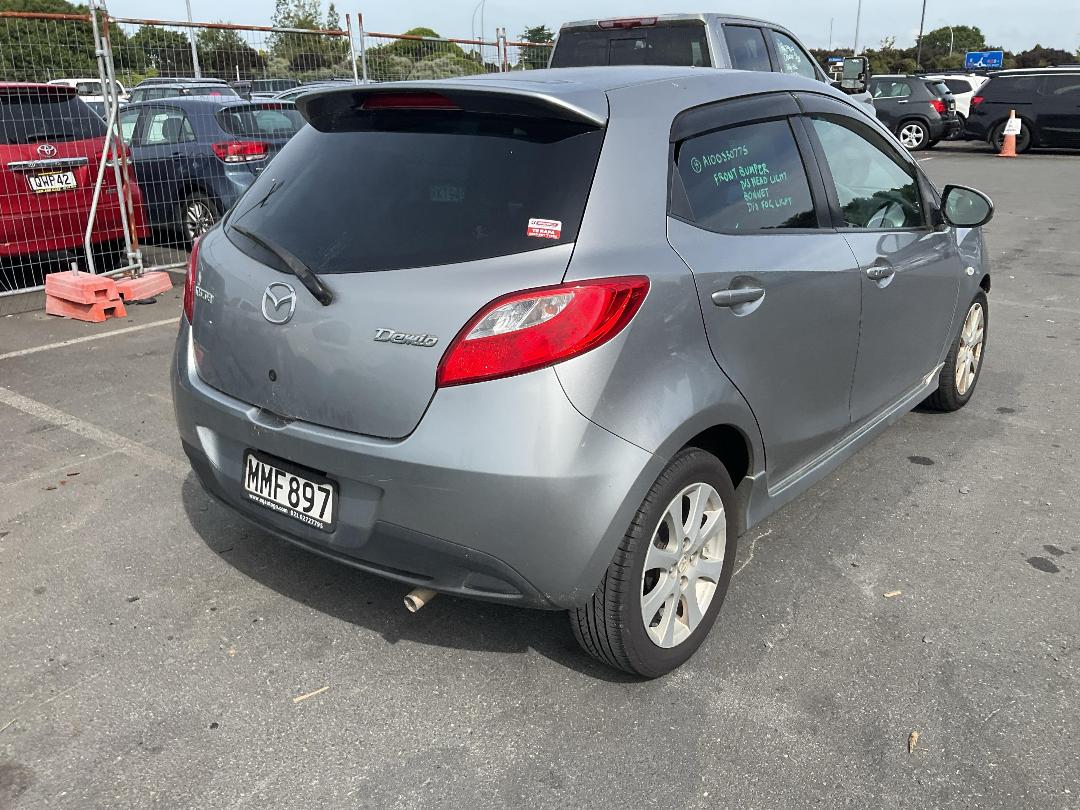 Photo '4' of Mazda Demio