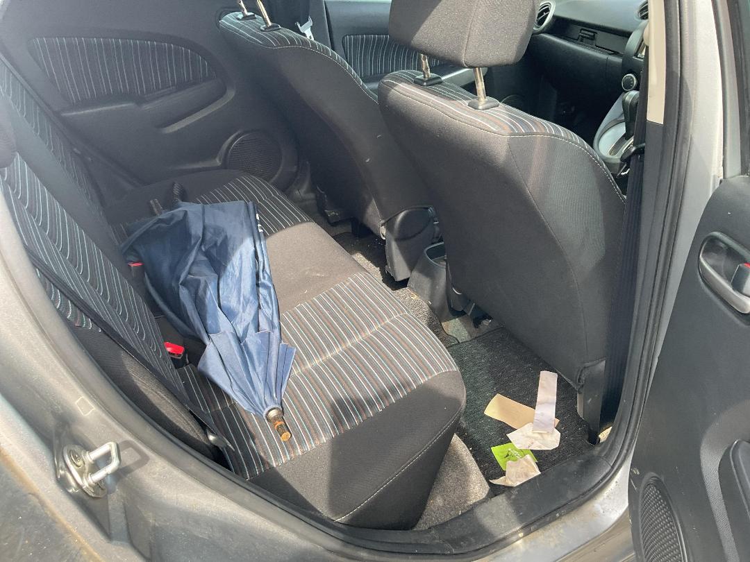 Photo '12' of Mazda Demio