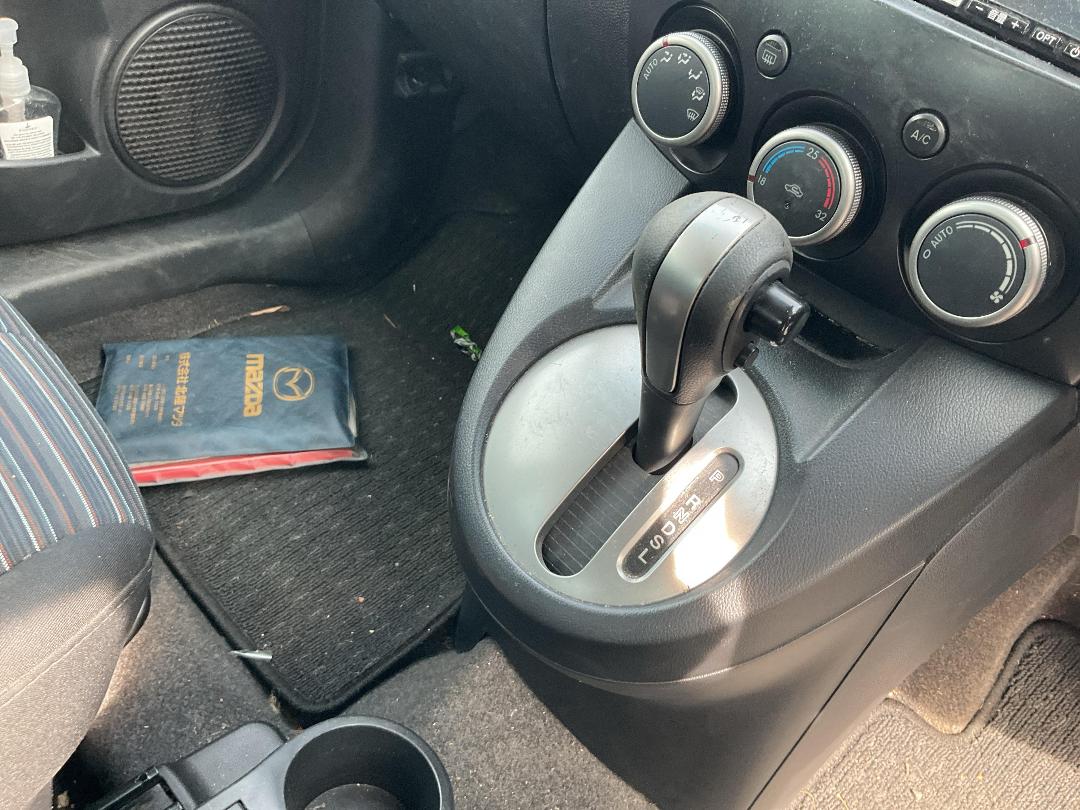 Photo '14' of Mazda Demio