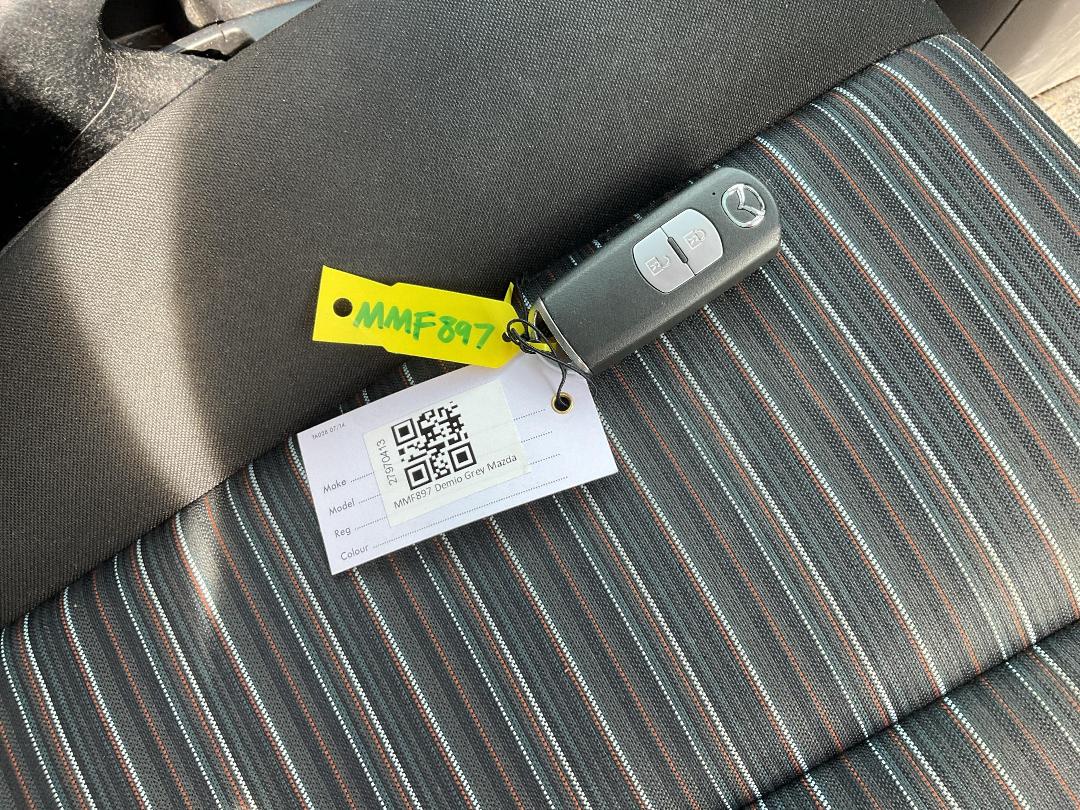 Photo '15' of Mazda Demio