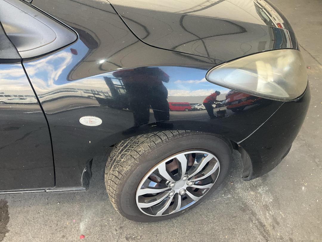 Photo '4' of Mazda Demio