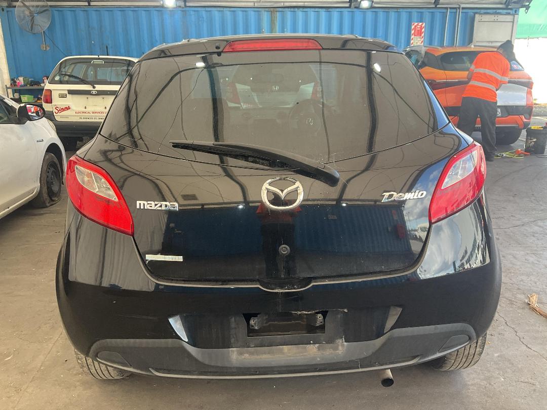 Photo '14' of Mazda Demio