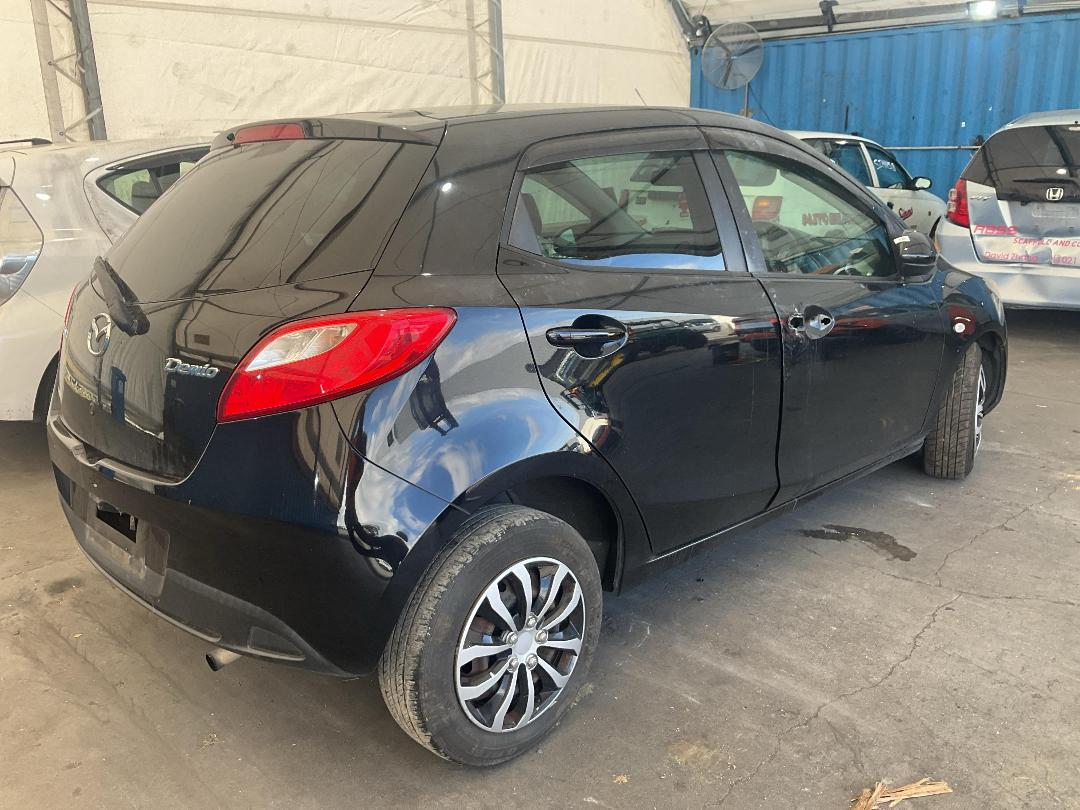 Photo '16' of Mazda Demio