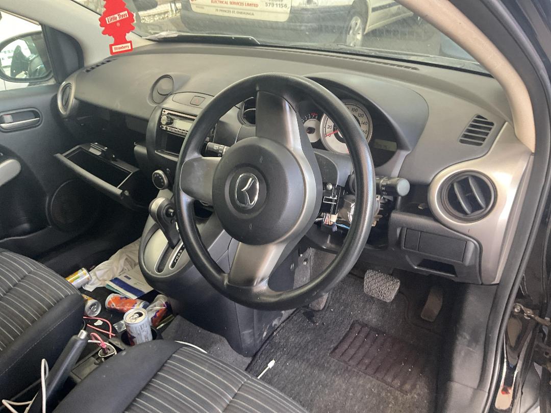 Photo '21' of Mazda Demio