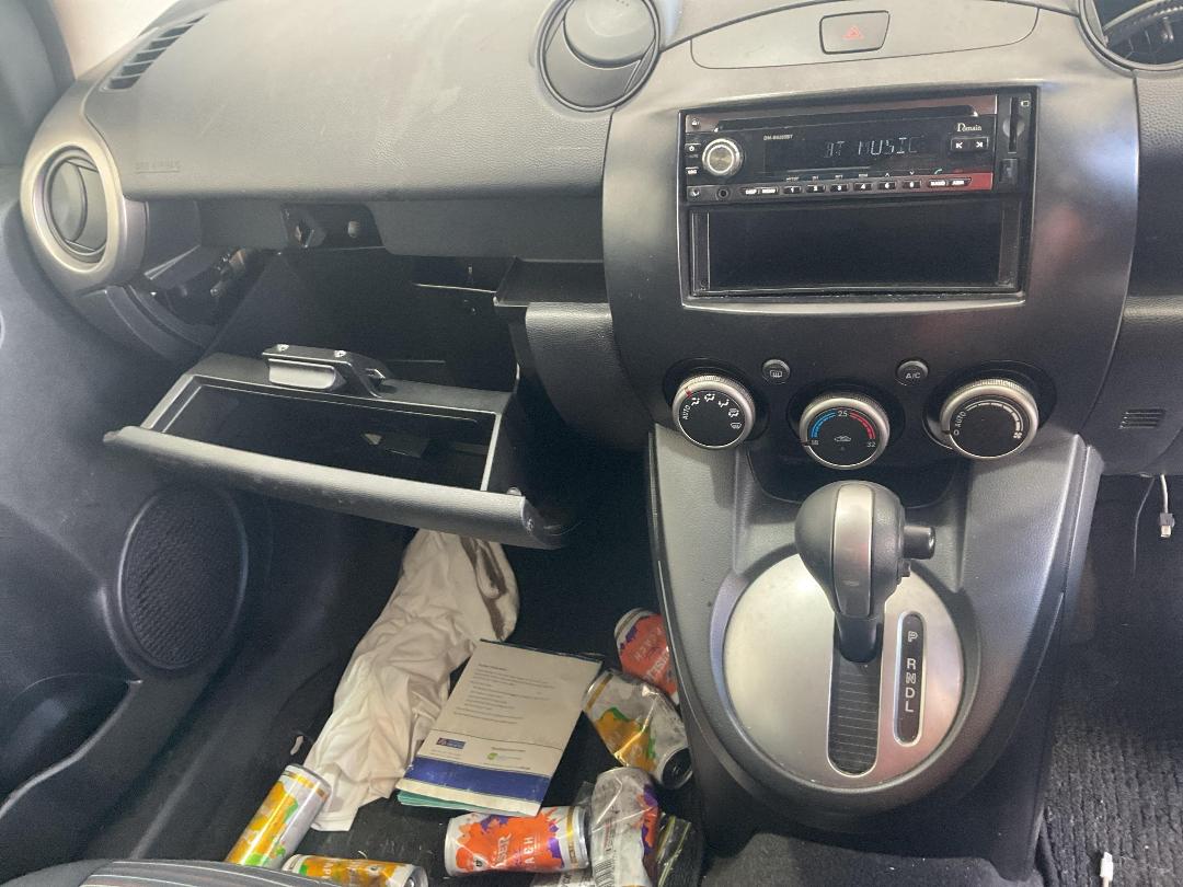 Photo '23' of Mazda Demio