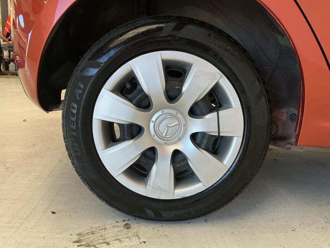 Photo '12' of Mazda Demio Photo '12' of Mazda Demio