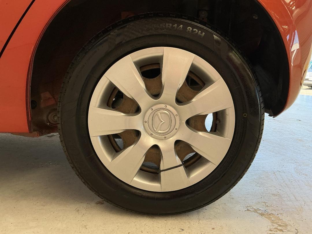 Photo '11' of Mazda Demio Photo '11' of Mazda Demio