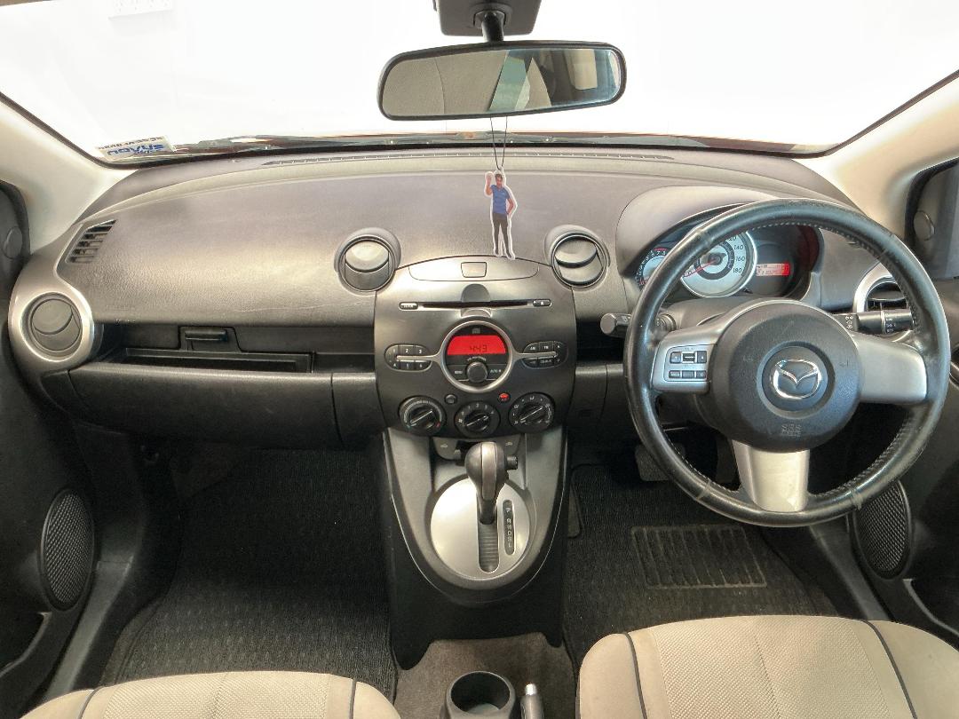 Photo '17' of Mazda Demio Photo '17' of Mazda Demio