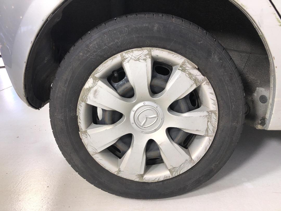 Photo '12' of Mazda Demio Photo '12' of Mazda Demio