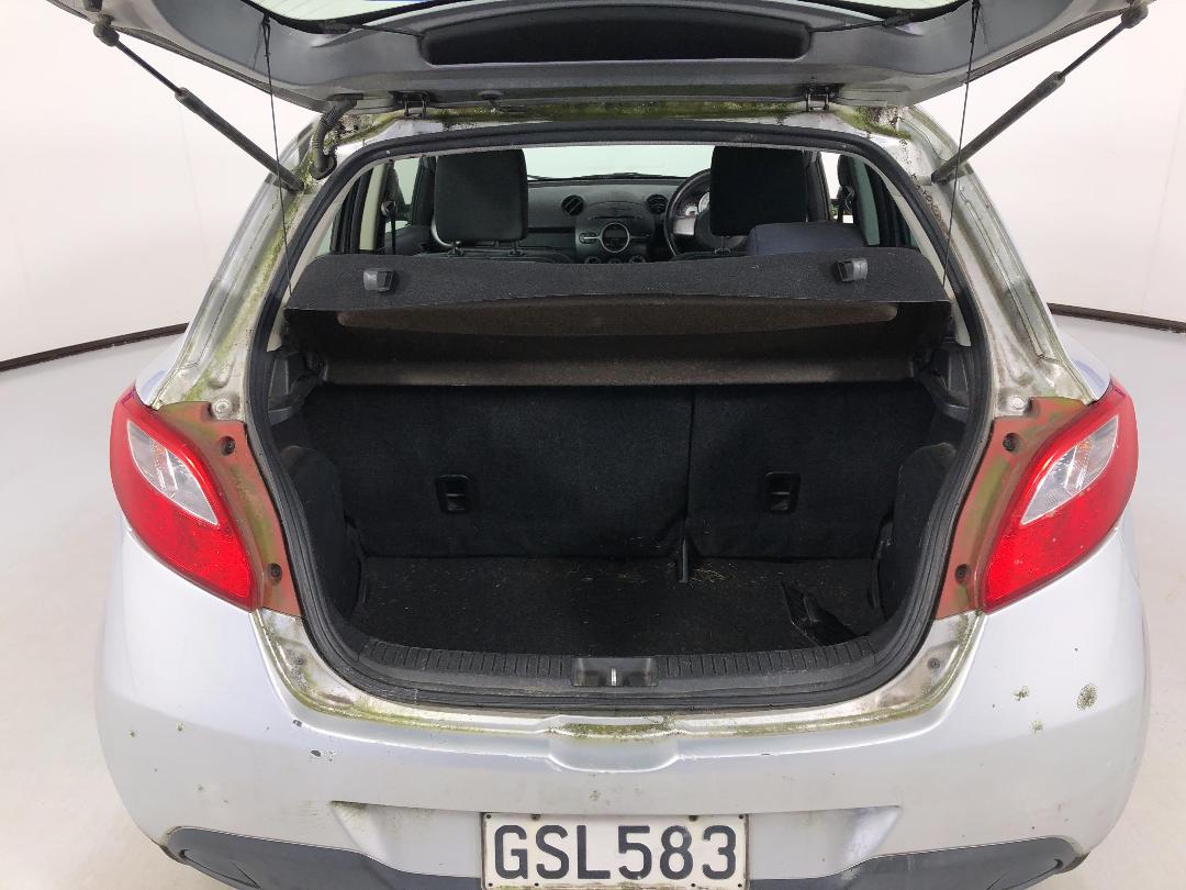 Photo '14' of Mazda Demio Photo '14' of Mazda Demio