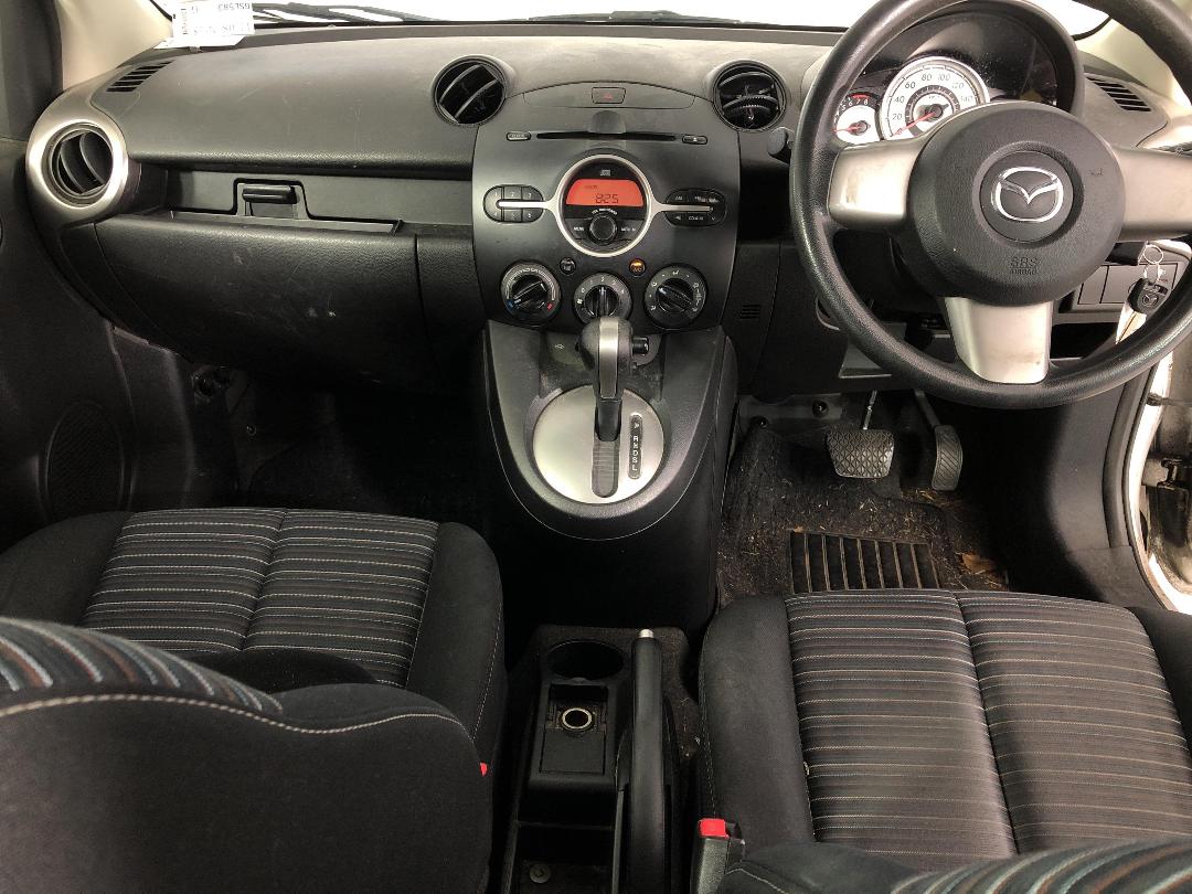 Photo '17' of Mazda Demio Photo '17' of Mazda Demio