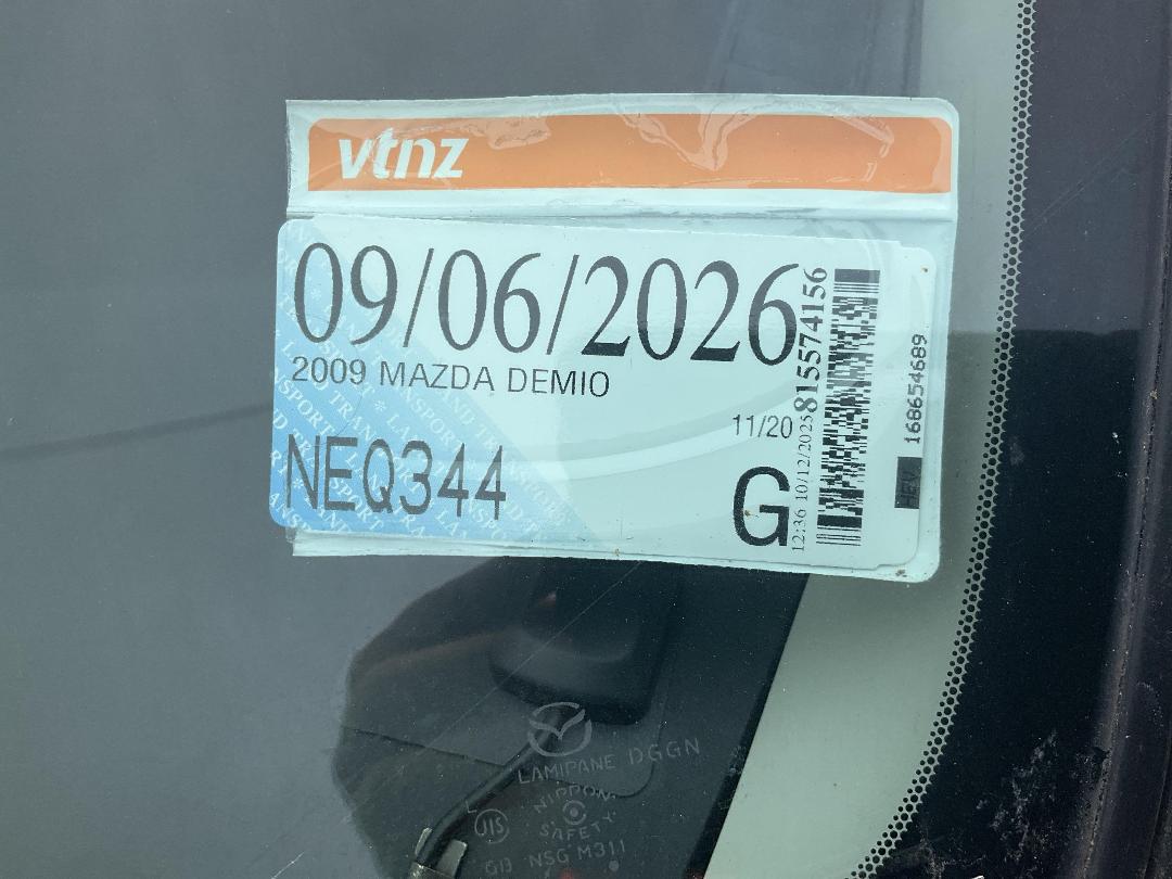 Photo '18' of Mazda Demio