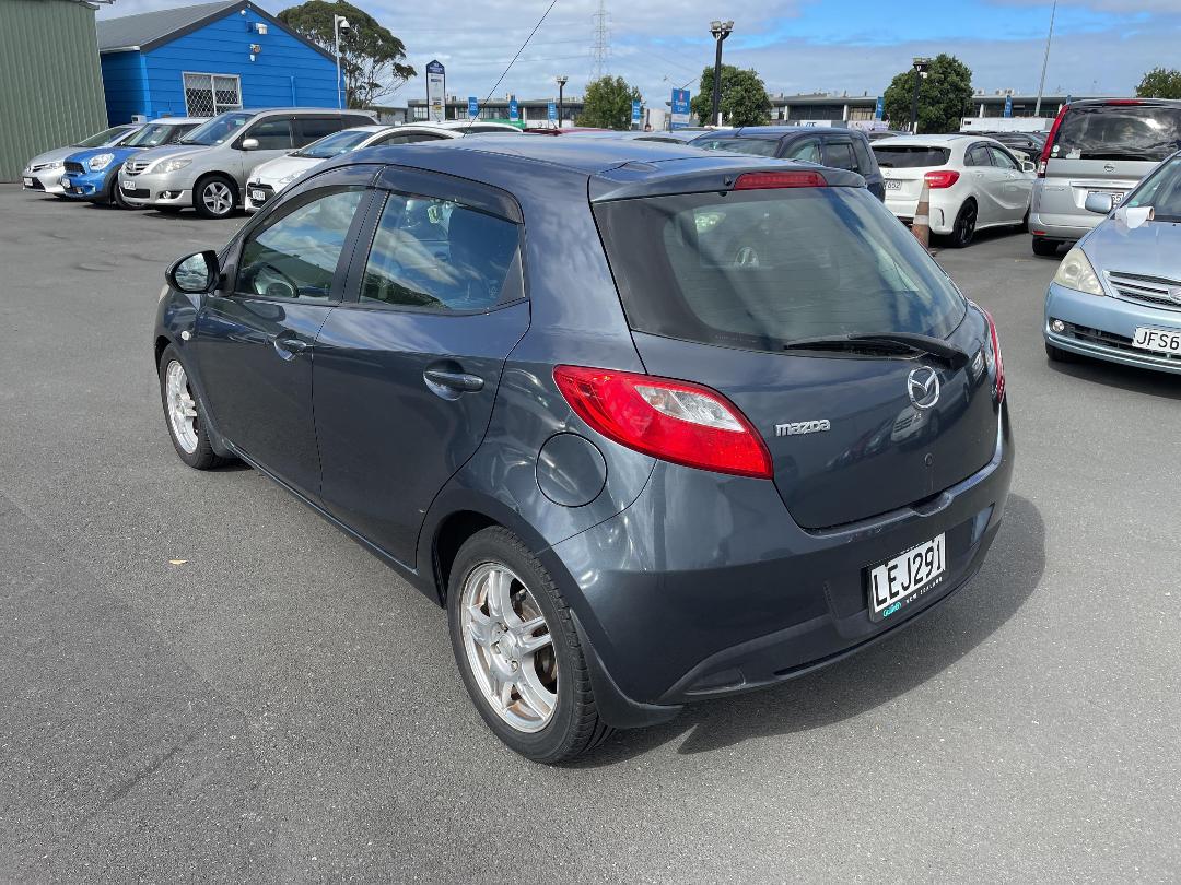 Photo '7' of Mazda Demio