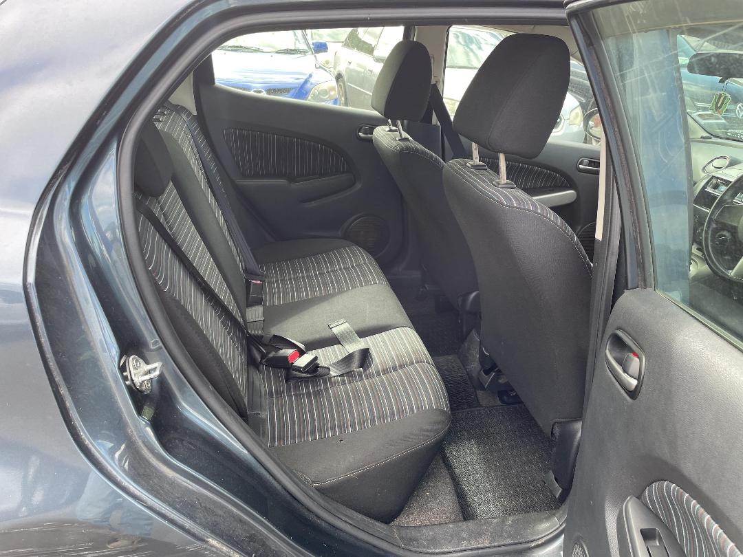 Photo '12' of Mazda Demio