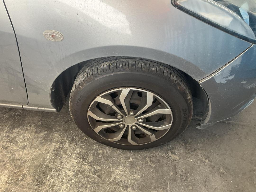 Photo '2' of Mazda Demio Photo '2' of Mazda Demio