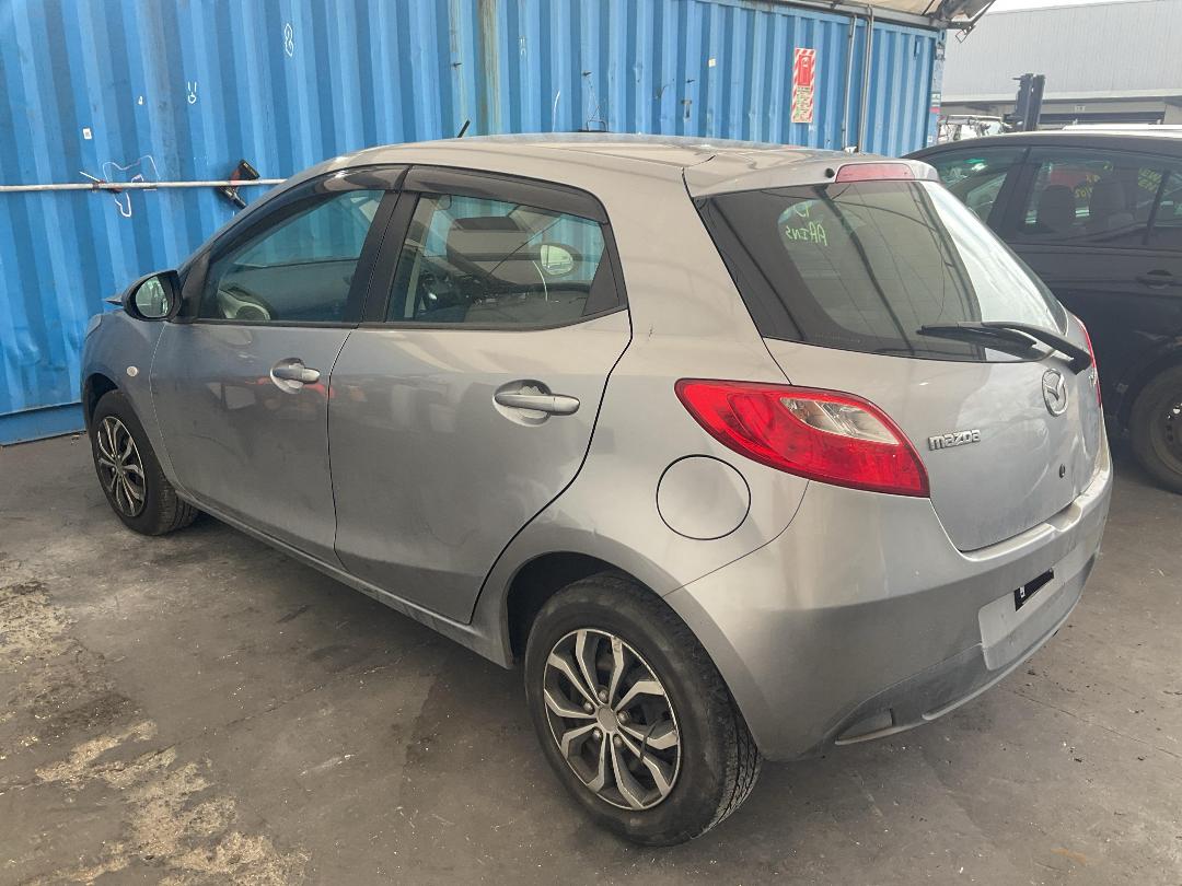 Photo '13' of Mazda Demio Photo '13' of Mazda Demio