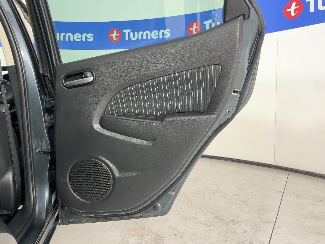 Photo '19' of Mazda Demio