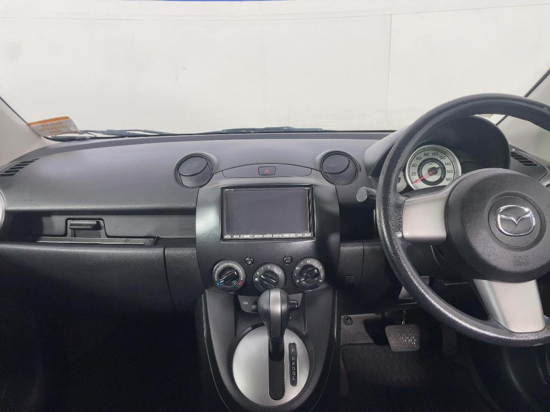 Photo '17' of Mazda Demio