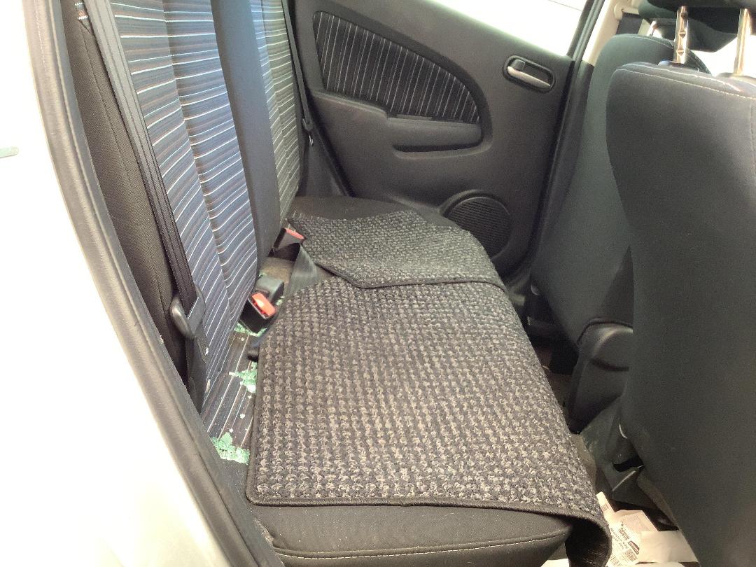 Photo '8' of Mazda Demio