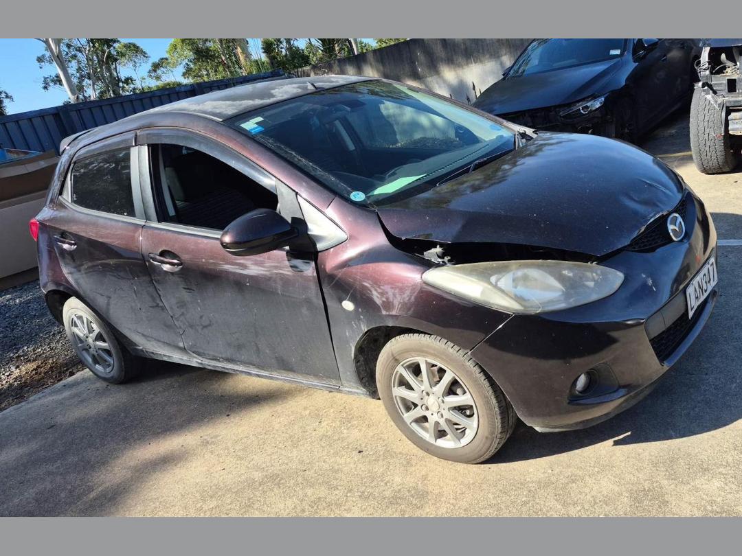 Photo '4' of Mazda Demio