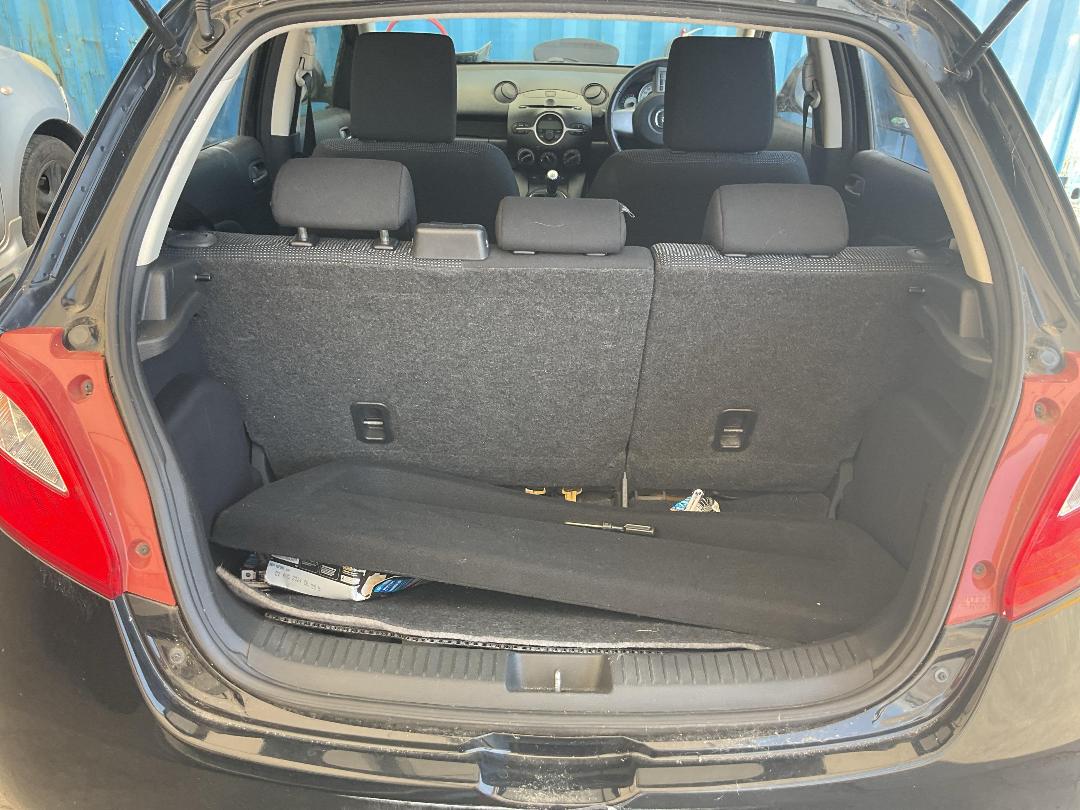 Photo '12' of Mazda Mazda2 Sport