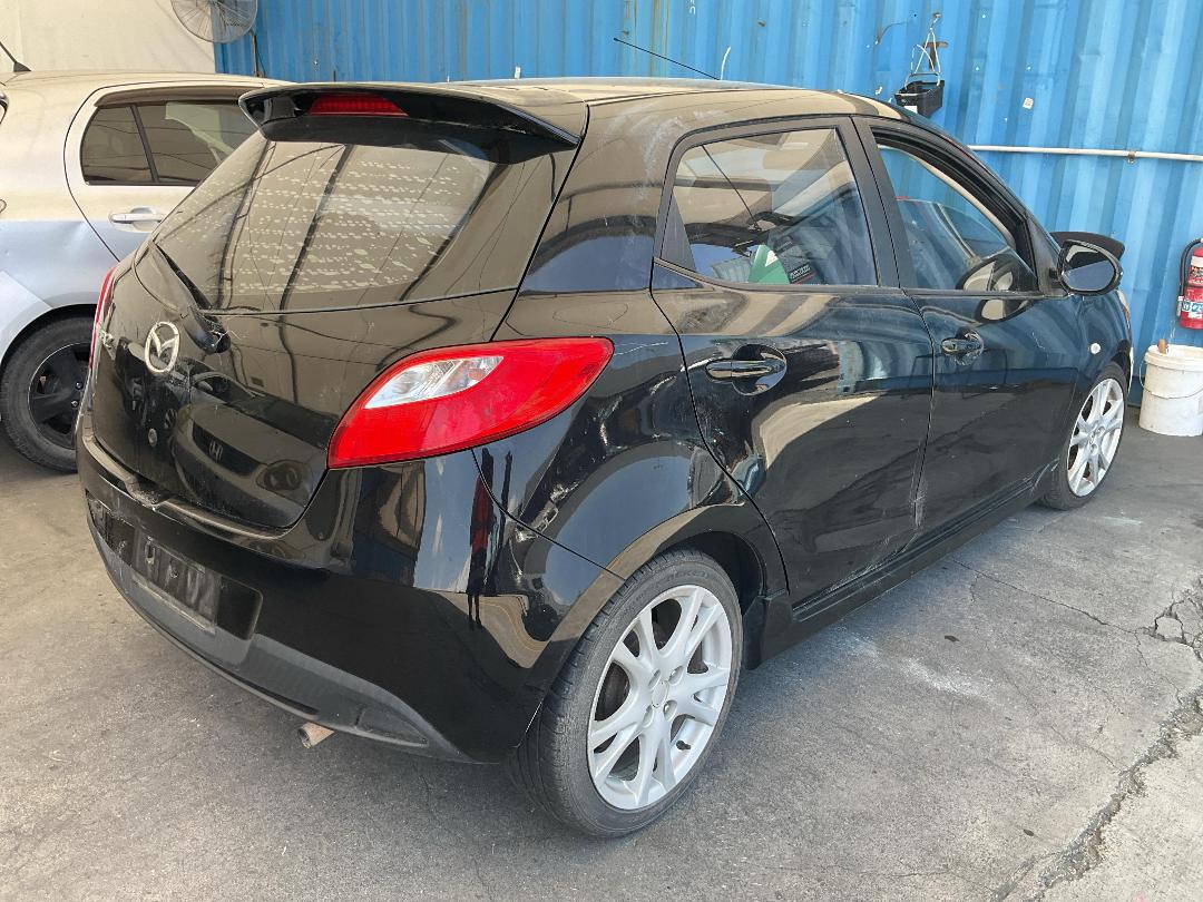 Photo '16' of Mazda Mazda2 Sport